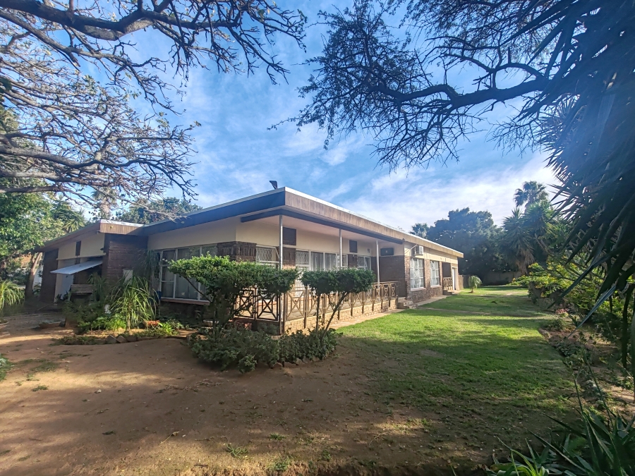 5 Bedroom Property for Sale in Campher Park Eastern Cape